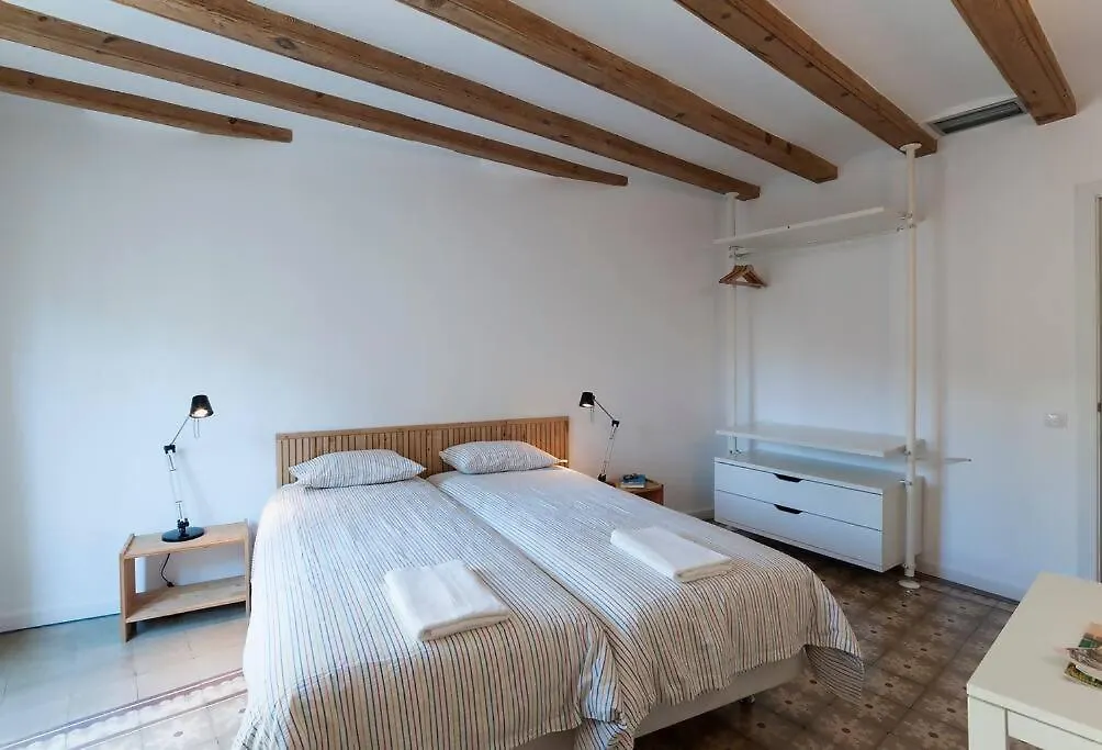 Central Verdete Barselona 0*,  İspanya